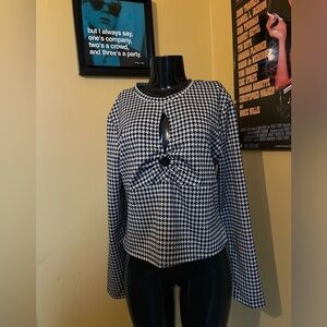 Suzy Shier Houndstooth Print Keyhole Long Sleeve Top